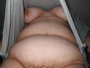 Capelli sulla figa di una signora grassa - foto #9