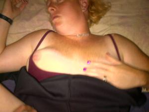 Donna ubriaca si addormentò e fu asino scopata - foto #5