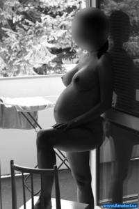 Donna incinta non smette di fare sesso ma dolcemente - foto #12
