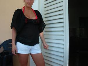 Incinte croati abbronzatura in topless ma tette timido per mostrare - foto #7