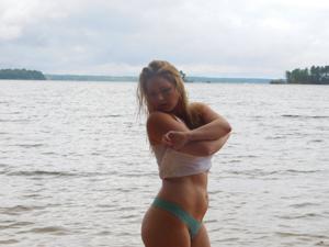 Mostra corpo nudo incredibile sulla riva - foto #19