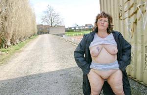 Le donne anziane grasse pensano che nude siano attraenti - foto #3