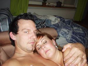 Selfie di una moglie rossa con suo marito - foto #59