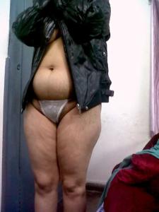 Donna indiana di culo grasso - foto #4