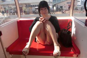 Donna giapponese con pube rasato - foto #16