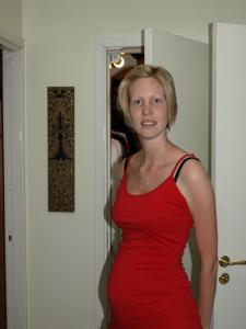 Una bionda magra in gravidanza - foto #1