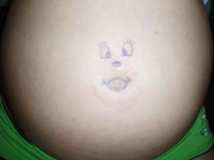 Una bionda magra in gravidanza - foto #23