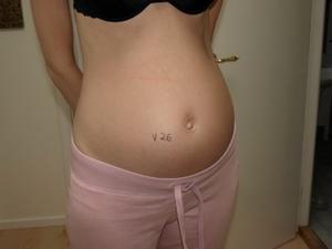 Una bionda magra in gravidanza - foto #29