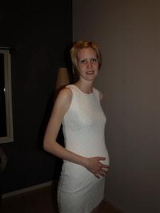 Una bionda magra in gravidanza - foto #3