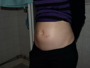 Una bionda magra in gravidanza - foto #30