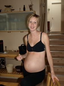Una bionda magra in gravidanza - foto #31