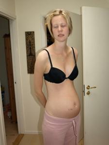Una bionda magra in gravidanza - foto #8
