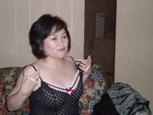 Una donna matura kazaka succhia il cazzo - foto #19