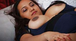L'erotismo delle zie indiane - foto #25