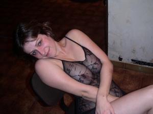 Quando è ubriaca, la donna formosa non si fa scrupolo di mostrare tutto - foto #25